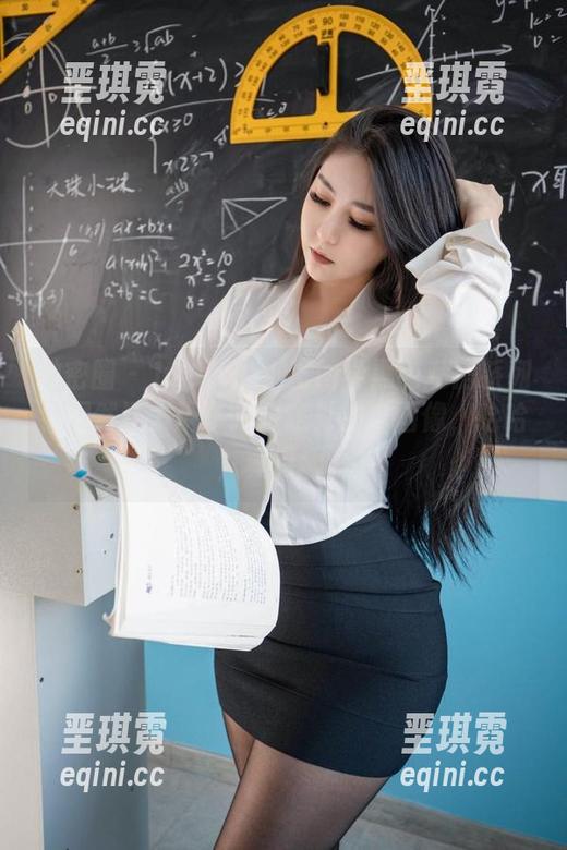 微密圈 - 120斤的小王同学黑色私房系列,居然还发现了几张意外的自画像,哈哈,真有趣。 微密圈 - 120斤的小王同学黑色私房系列,居然还发现了几张意外的自画像,哈哈,真有趣。