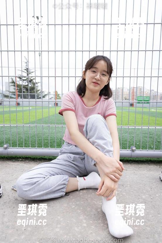 BoBoSocks袜啵啵 - 摆脱俗套的熊熊图集——无圣光、运动鞋，就像一根清新的空气。