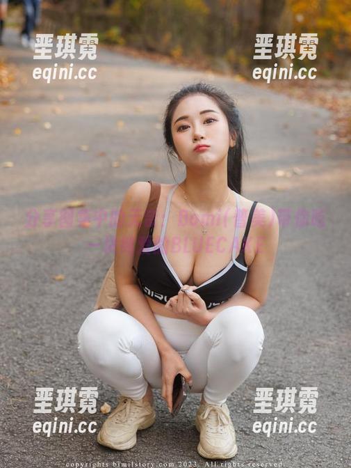 分享图集中的无奈：Bomi(普美)带你吃一块纯爱的BLUECAKE