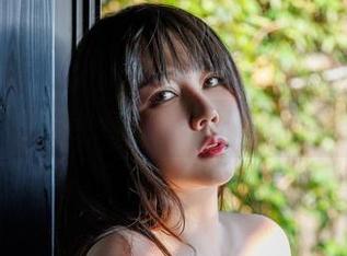 KANEKO_咔喵的私房画报——真·牛奶女仆，画风突变！