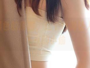 ROSI黑色的原图，这个色调让人想起了午夜的小偷