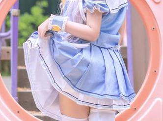 当白裙遇上美图，SayoMomo的写真就像在悄悄诉说什么咯？