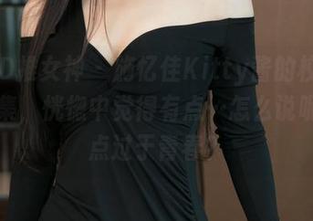 TGOD推女神 – 施忆佳Kitty酱的校园在线图集，恍惚中觉得有点…怎么说呢，有点过于青春？
