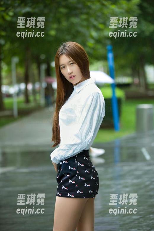 TuiGirl推女郎 - 冲击眼球的王馨瑶私房比基尼原图，谁敢说不想一探究竟