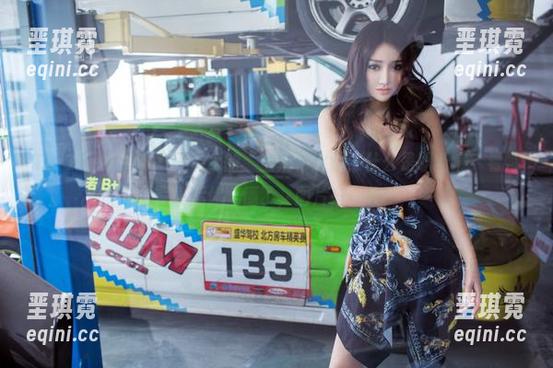 TuiGirl推女郎 - 王馨瑶的“空姐”定制，什么是职业病？看她写真后你就懂了，图片来一枚！