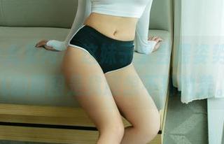 UGirls尤果网 – 这妹子太会摆姿势，李颜儿的原图是我意想不到的美。