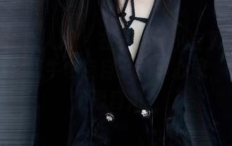 Xiuren秀人网 – 在王俪丁小宝贝的免费写真中，奶牛也有自己的小心思，听说它们爱自拍。