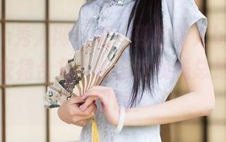 Xiuren秀人网 – 这一期的菲儿beauty私房连衣裙合集，怎么这视线总是被裙子吸引啊！