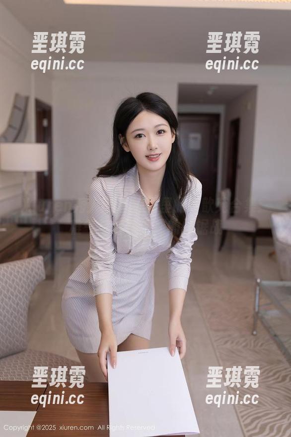 Xiuren秀人网 - 校园里的黄歆苑合集：稚气与成熟之间的拉锯战