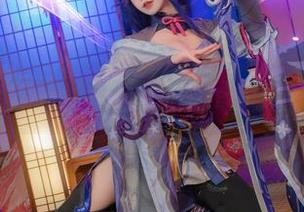 不忽悠，Yiko湿润兔这组透明写真真有点意思