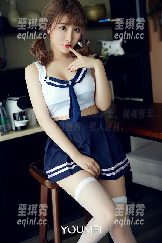 YouMi尤蜜荟 - 不一样的护士，柚柚酱无圣光风格图片，引人注目。