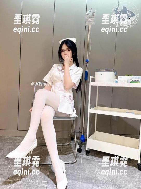 at鲨鱼的最新作品，这回秘书真的“天生尤物”