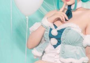 旗袍本B：nyako喵子大魔王的写真集精选，让人时不时停下思考“这是什么？”