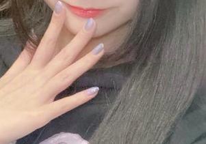 图库中的Wendy，你会从双人中找到自己的影子吗？不太确定，但值得一试！