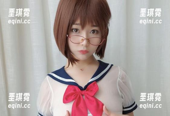 三刀刀miido穿上红色内衣，高清美图等你来解读，猜猜她在想什么？