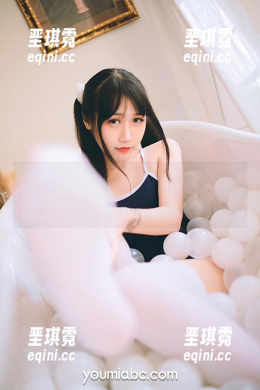 不呆猫的新作:她的白色兔女郎照片竟然让我想起了流行的饼干广告……你们懂的! 不呆猫的新作:她的白色兔女郎照片竟然让我想起了流行的饼干广告……你们懂的!