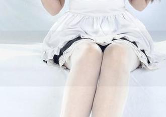 丽柜 – 丝袜与我：Amily给我旧靴子加了新花样，看看这作品！