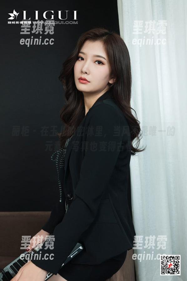 丽柜 - 在玉儿的密林里,当风不是唯一的元素,写真也变得古怪! 丽柜 - 在玉儿的密林里,当风不是唯一的元素,写真也变得古怪!