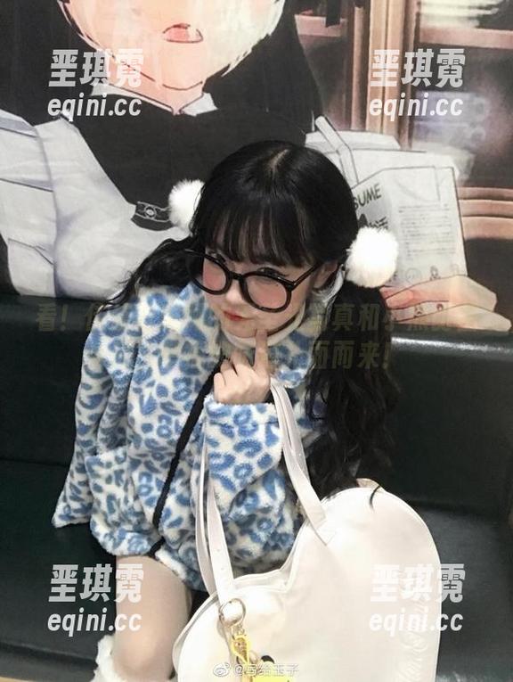 看！佳佳好难啊的无圣光写真和小熊比基尼，幸福的味道扑面而来！