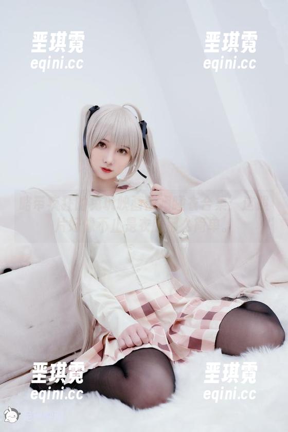 略带疯狂的兔玩映画蕾姆睡衣合集：这照片好像不止是衣服那么简单。