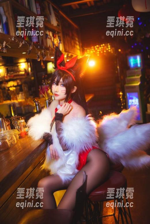凉凉子逆袭:和邻居大姐姐的原图写真时刻 凉凉子逆袭:和邻居大姐姐的原图写真时刻