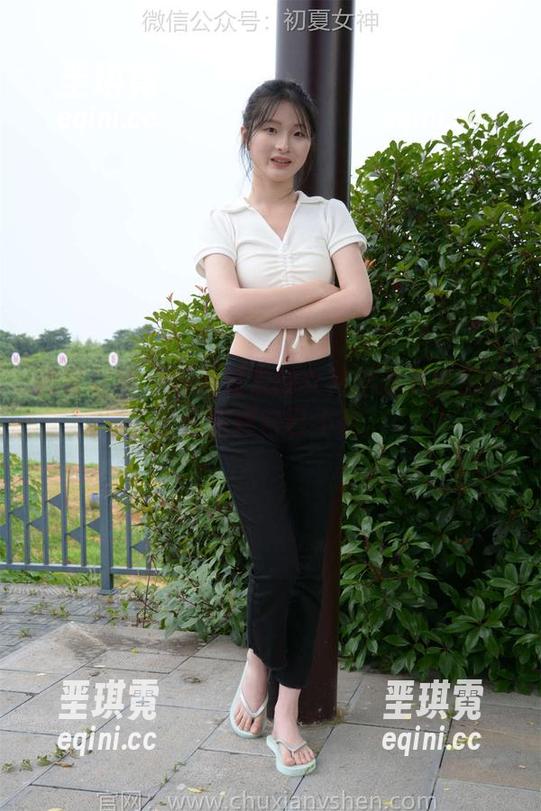 初夏女神 - 听说双双的女神作品下载后会让你觉得自己不配。 初夏女神 - 听说双双的女神作品下载后会让你觉得自己不配。