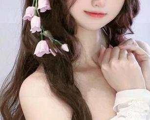 难道千阳快起床是圣诞老人派来的先锋？查看她这张高清雷姆圣诞驯鹿的美图，让我越看越痴迷～