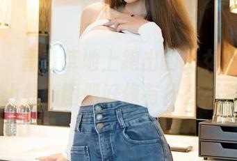 嗲囡囡 – 青青草地上跑出的兔女郎，鱼子酱fish最新图册好像有什么不对劲？