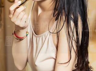 头条女神 – 莫小希的姐姐，系上围裙的套图，我们都不成熟了！