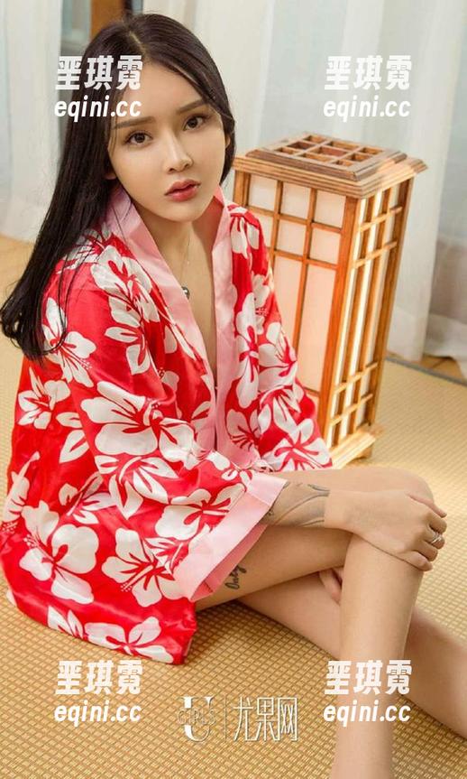 尤果网 - 果儿的镂空写真，难道不是在偷偷炫耀她的穿搭吗？