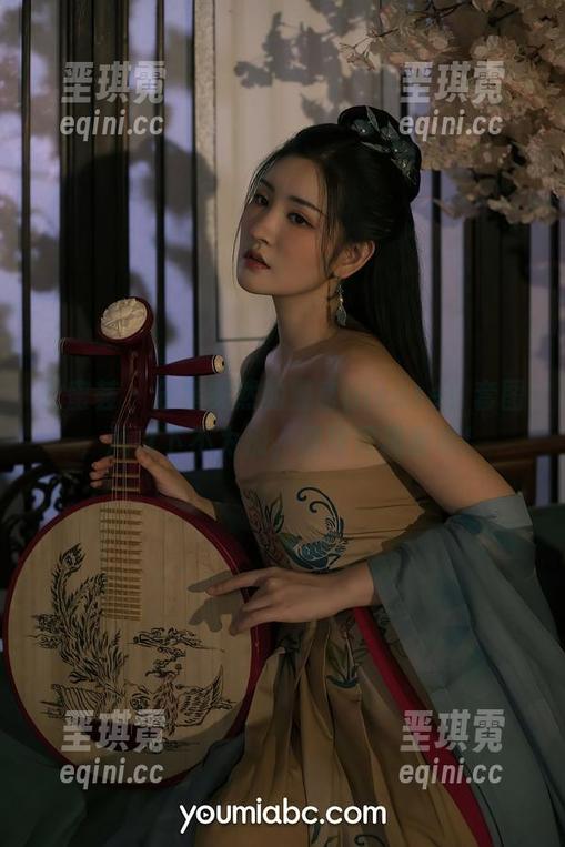 尤蜜荟 - 分享安然的警官please！套图，所以下不为例，请理智观看哦！