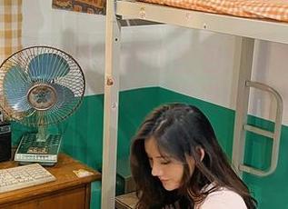 微密圈 – 就是阿朱啊的图包：小窗大床竟然成了我的新心头好，谁说大床不可以在小窗里？