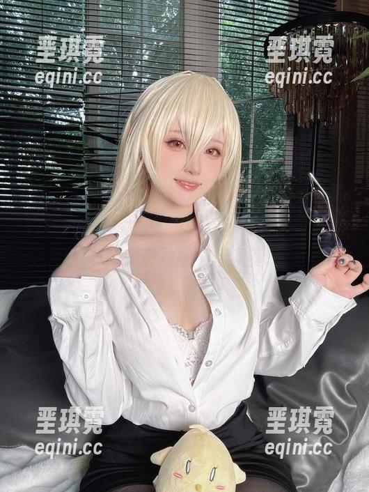 屿鱼yukako图库里的新年特典大凤舞娘,暖意融融又撩人? 屿鱼yukako图库里的新年特典大凤舞娘,暖意融融又撩人?