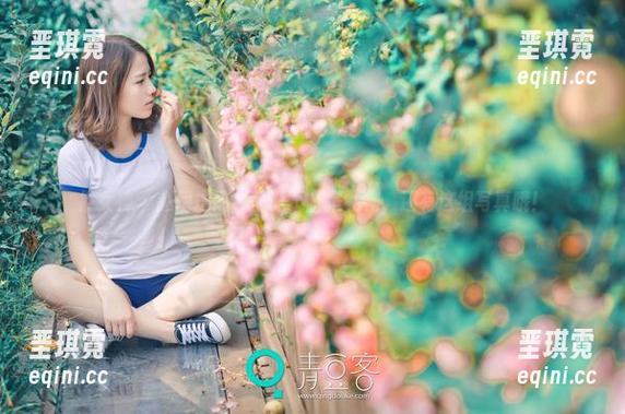 推女神 - 赵伊彤说，圣诞不止是礼物，还有这组写真哦！