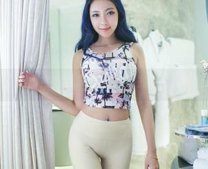 推女郎 – 胡允儿的空姐合集，穿着制服的她居然有这么多表情？