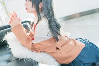 日奈娇的写真集：魔女之魅，她的魔法在照片里闪烁