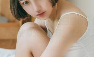 果团网 – 呃，莫雅琪的校园图包为什么会让我想起毕业那天的模样，感伤又无奈。