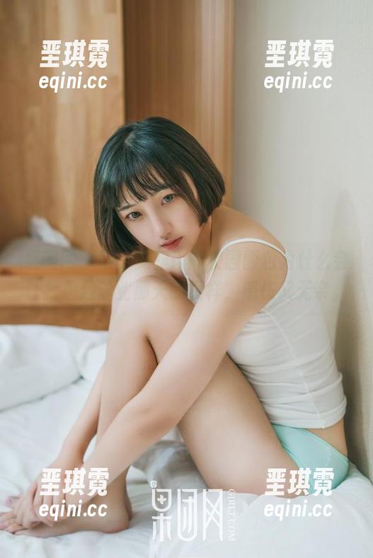 果团网 - 呃，莫雅琪的校园图包为什么会让我想起毕业那天的模样，感伤又无奈。