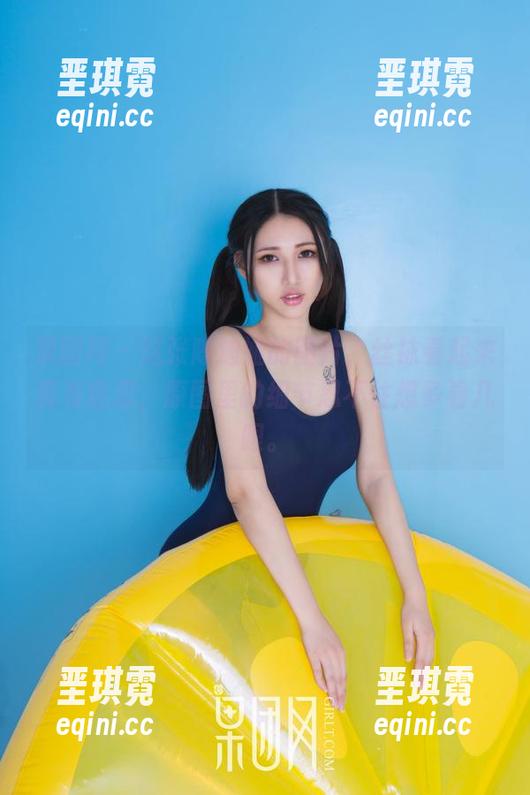 果团网 - 这张陈迪娅的图片，丝袜看起来真有意思，原图里的细节忍不住想多看几眼。