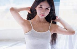 果团网的叛逆少女写真：不只是姿势，身体仿佛在诉说着什么……套图中的小细节让人意外哟。
