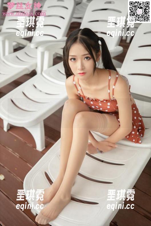 梦丝女神 - 宁夏的白丝图集分享，袜子加持，让人越看越想再看一遍！