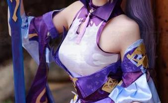 “楚楚子w”校服合集，笨蛋们可能看到的都是青涩与甜蜜。