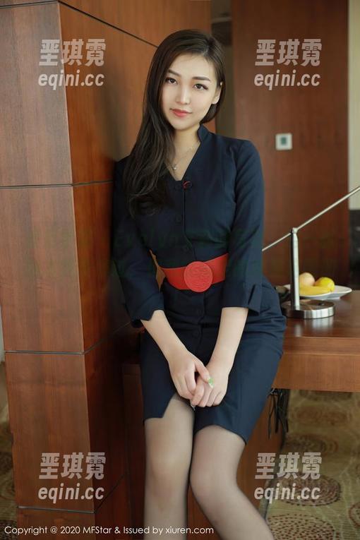 模范学院 - Evelyn艾莉的写真：这一部剧本我没演过，但我能搞定的就是这图册！