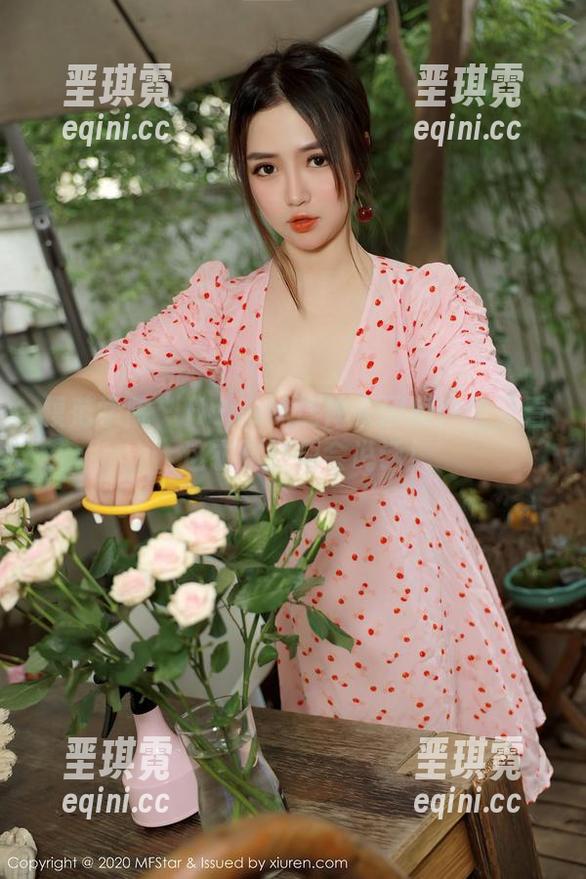 模范学院 - Hana妹连体衣图册：快来看，这衣服好似会说话！