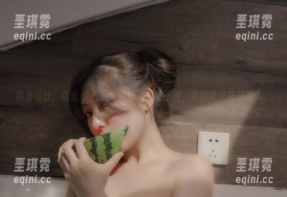 高清肉丝，樱晚gigi的分享让人捉摸不透，真的是又美又挑人。