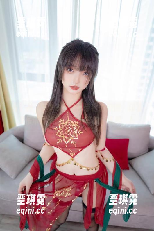 看!神楽坂真冬在穿吊带时的原图,印象里吊带竟然能传递这样的‘温度’! 看!神楽坂真冬在穿吊带时的原图,印象里吊带竟然能传递这样的‘温度’!