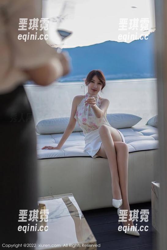 秀人网 - FoxYini孟狐狸与浴缸：私房人生中的轻松一泡