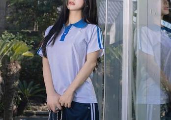 秀人网 – 一个泳池，一本Jennifer小若的高清图册，水波荡漾下的小心思谁能看透？
