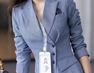 秀人网 – 小樱koko送上的泳衣专属作品集：人人都在凹造型，我就喜欢这样随意！