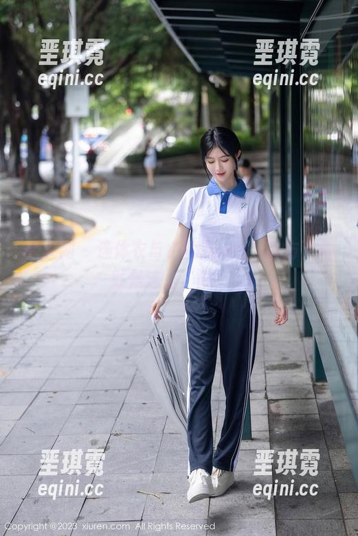 秀人网 - 连体衣与小蛮腰lvy：官方下载就是这么“酷”！